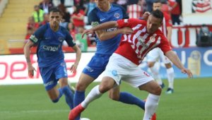 Antalyaspor'u, Doukara ve Mevlüt Erdinç sırtladı