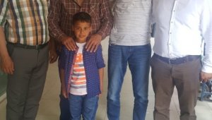 Aynı ismi taşıyan 5 amca çocuğu çözümü birbirlerine lakap takmakta buldu