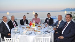 Başkanlar DÖSİAD'ın iftar yemeğinde buluştu
