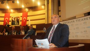 Çetin: "Antalya'da cadde ticareti kalmadığı için ticaret AVM'lere sıkıştı"