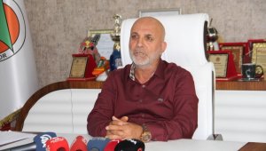 Hasan Çavuşoğlu: "Sergen Yalçın ile görüşmemiz devam ediyor"