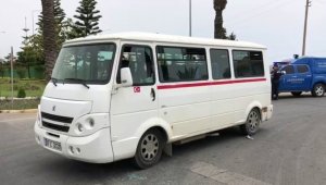 Kırmızı ışıkta bekleyen sürücüye pompalı saldırı
