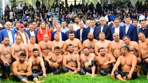 Manavgat Belediyesi Yağlı Güreşlerinde Başpehlivan Serhat Gökmen oldu