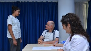 Öğrencilere skolyoz taraması