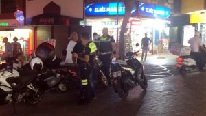 Polis, yayaları tehlikeye atan motosikletlilere ceza kesti
