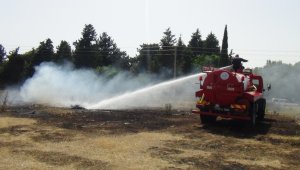 Saman balyaları küle döndü