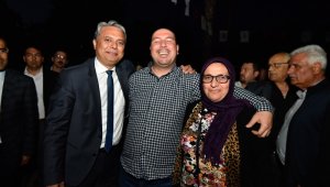 Uysal, orucunu 5 bin kişiyle birlikte açtı