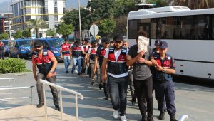 Alanya'da uyuşturucu operasyonu: 9 şüpheli adliyede