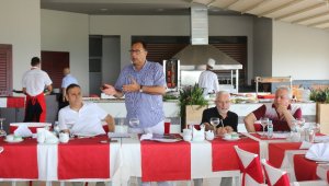 ALTİD Başkanı Sili: "Turistlerin yakın ülkeleri tercih etmeleri ya da kendi ülkelerinde daha fazla tatil yapma eğilimi daralmaya sebep oluyor"