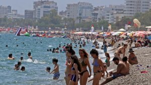 Antalya, bayramda 400 bin turist ağırladı