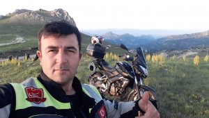 Antalya Gezgin Motorcular'dan zirvede bayram çıkartması