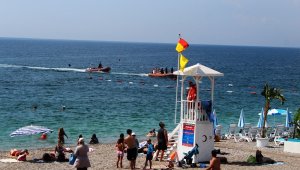 Antalya'da denizde şüpheli cisim polisi alarma geçirdi