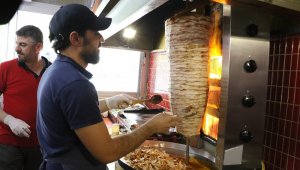 Antalya'da sıcak hava çalışanları vuruyor