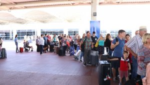 Antalya'ya havadan turist yağıyor