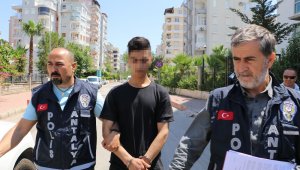 Babasını bıçaklayan genç sürekli şiddet görüyormuş