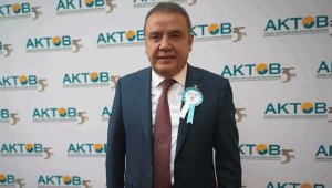 Başkan Böcek'ten turiste 'ayak bastı parası' çıkışı