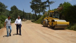 Büyükşehir'in Serik'te yol çalışmaları sürüyor