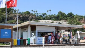 EKDAĞ Konyaaltı Plajı tatilcilerin gözdesi