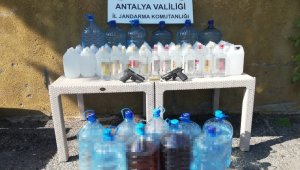 Kaçak içki üretilen otelin sahibi ve müdürü tutuklandı