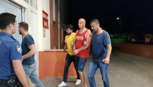 Psikolojik rahatsızlığı olan turist, Antalya'da yol keserek terör estirdi