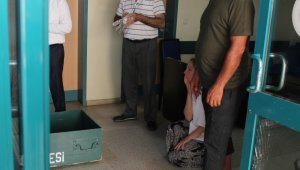 Ukraynalı kadın, pilot eşinin cenazesine son kez baktı