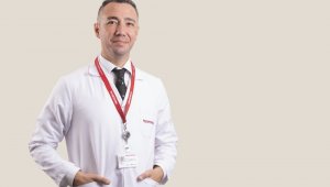 Uzm. Dr. Uçlar: "Havuç, ayva gibi sert yiyecekleri 3 yaşından önce eline vermeyin"