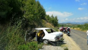 Virajı alamayan otomobil yoldan çıktı: 4 yaralı