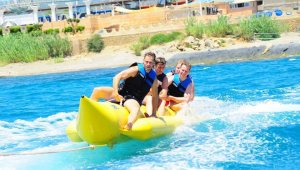 Yılın transferi Frenkie de Jong'un Alanya'da su sporları keyfi