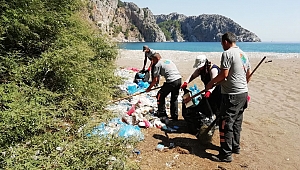 Adrasan’da  çöp temizliği