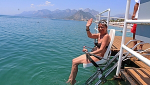 Engelli bireyler plaj keyfi yaşıyor