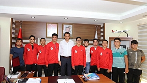 Güreşçiler uğurlandı 