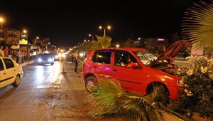 Makas atan araç ortalığı birbirine katıp kaçtı