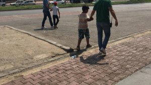 Antalya polisinden sokakta çalıştırılan ve dilendirilen çocuklara yönelik uygulama