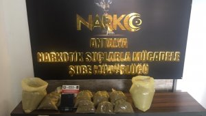 Antalya'da uyuşturucu operasyonunda 4 tutuklama