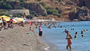 Antalya'da nem düştü, sıcaklık 40 dereceye dayandı