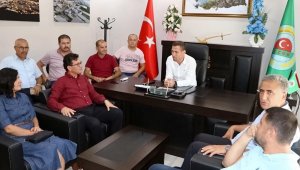 Atay Uslu: " Kadro kapma yarışı yerini proje üretme yarışına bırakmalı"