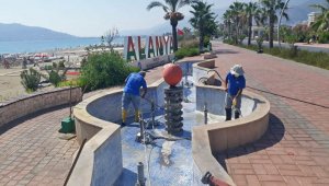 Büyükşehir havuzlara bakım yapıyor