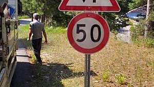 Büyükşehir trafik  levhalarını yeniledi