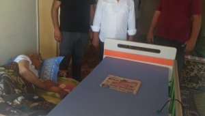 Büyükşehir'den Mehmet amcaya hasta yatağı