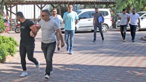 Garsonların kadın pazarladığı iddiası