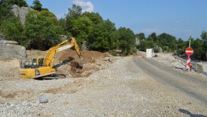 Manavgat Ballıbucak'da köprü bakım çalışması