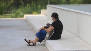 Milli antrenör Özdiyar'ı köpeği yalnız bırakmadı