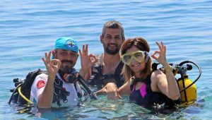 Otizmli çocuk annelerinin tüplü dalış keyfi