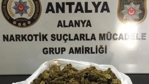 Sırt çantasına gizlediği uyuşturucu ile yakalandı