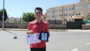 Törenle okul birincisi ilan ettiler, üniversiteye yerleşemeyince ikinci olduğu ortaya çıktı