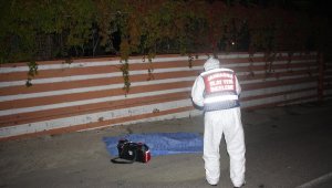Ağabeyini arayıp kendini iyi hissetmediğini söyledi, cesedi yol kenarında bulundu