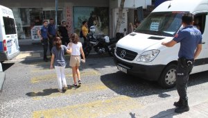 Alanya'da polis öğrenciler için görev başında