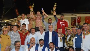 Altın Kiraz'ın başpehlivanı İsmail Balaban oldu