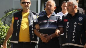 Antalya'da baltalı gaspçı yakalandı