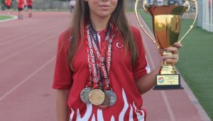 Antalyalı atlet zirve yolunda